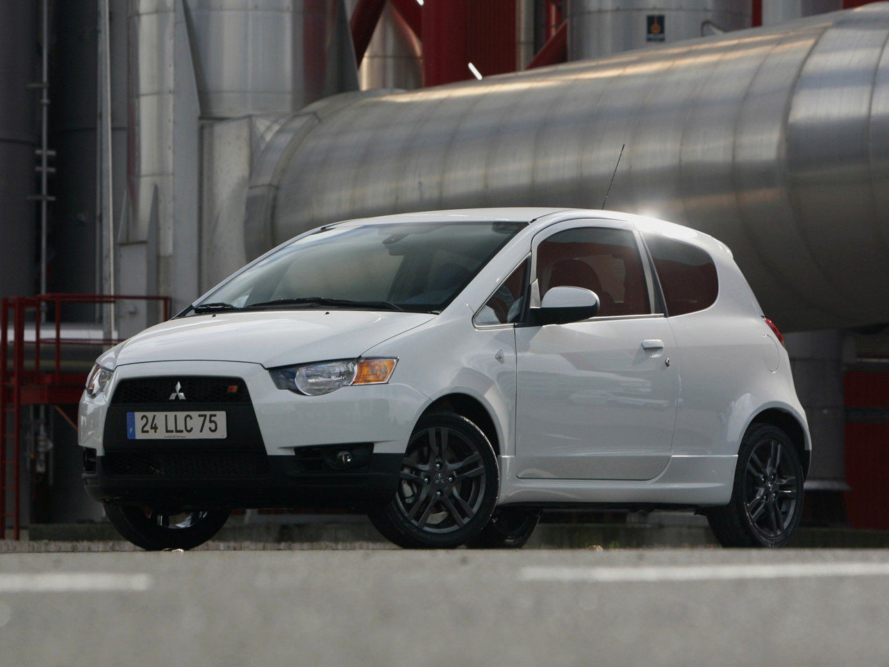 VI (Z30) Рестайлинг (2008–2012)